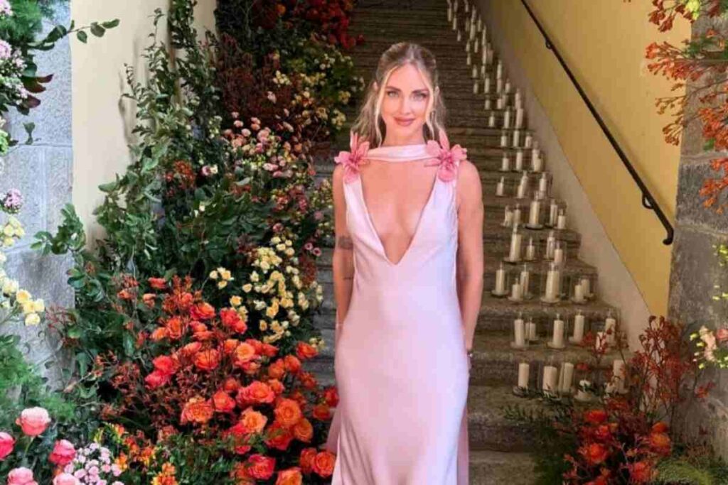 Chiara Ferragni tra i fiori a Rapallo