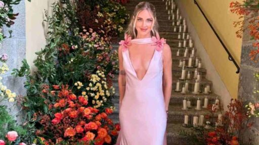 Chiara Ferragni tra i fiori a Rapallo