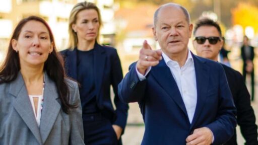 Il cancelliere Olaf Scholz rimuove il ministro forti tensioni in Germania